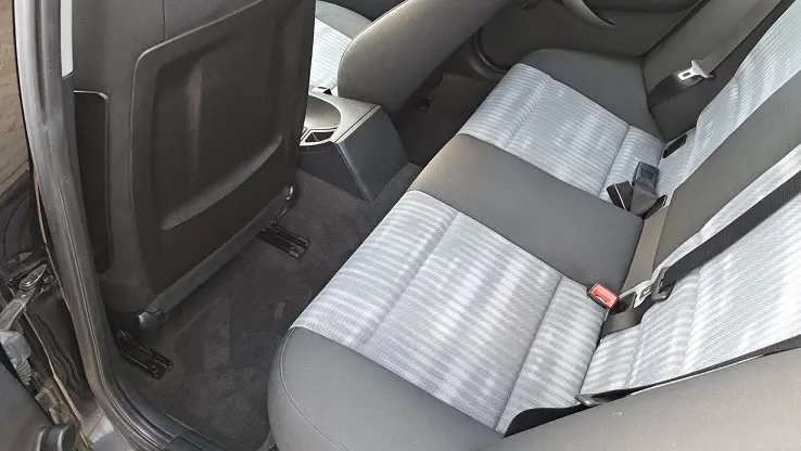 interior auto curat după igienizare cu aburi Oradea