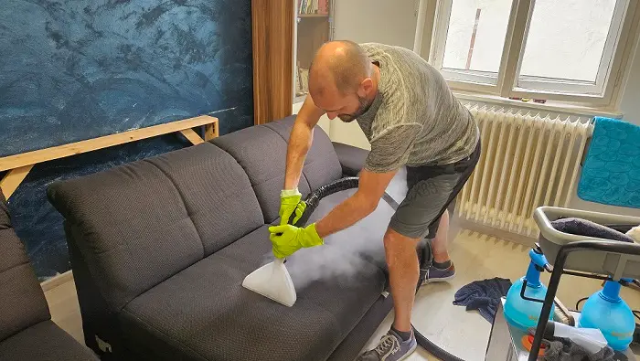 curățare canapea Oradea cu aburi proces profesional igienizare tapiterie