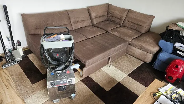 curățare canapea cu aparat profesional injectie extractie Oradea