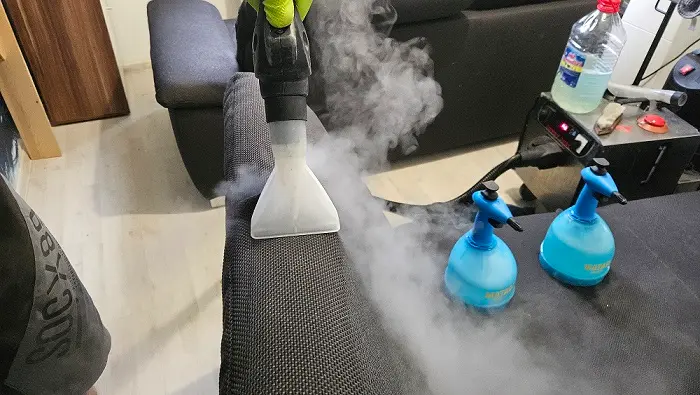 curățare canapea Oradea cu aburi extracție profesională tapiterie