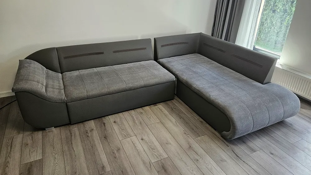 Colțar textil curățat și igienizat de CleanSpot Oradea