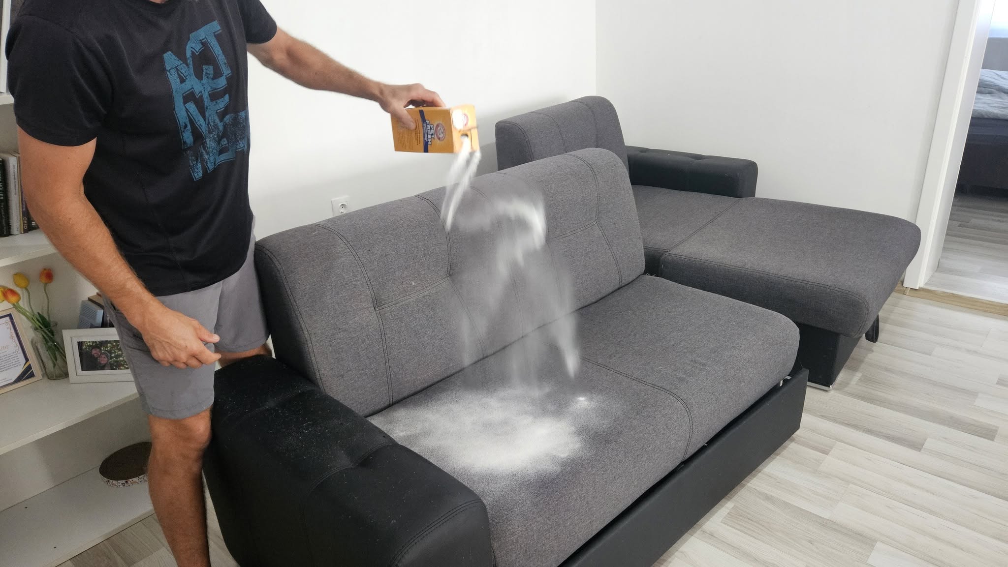 Curățat canapea în Oradea cu echipament profesional CleanSpot