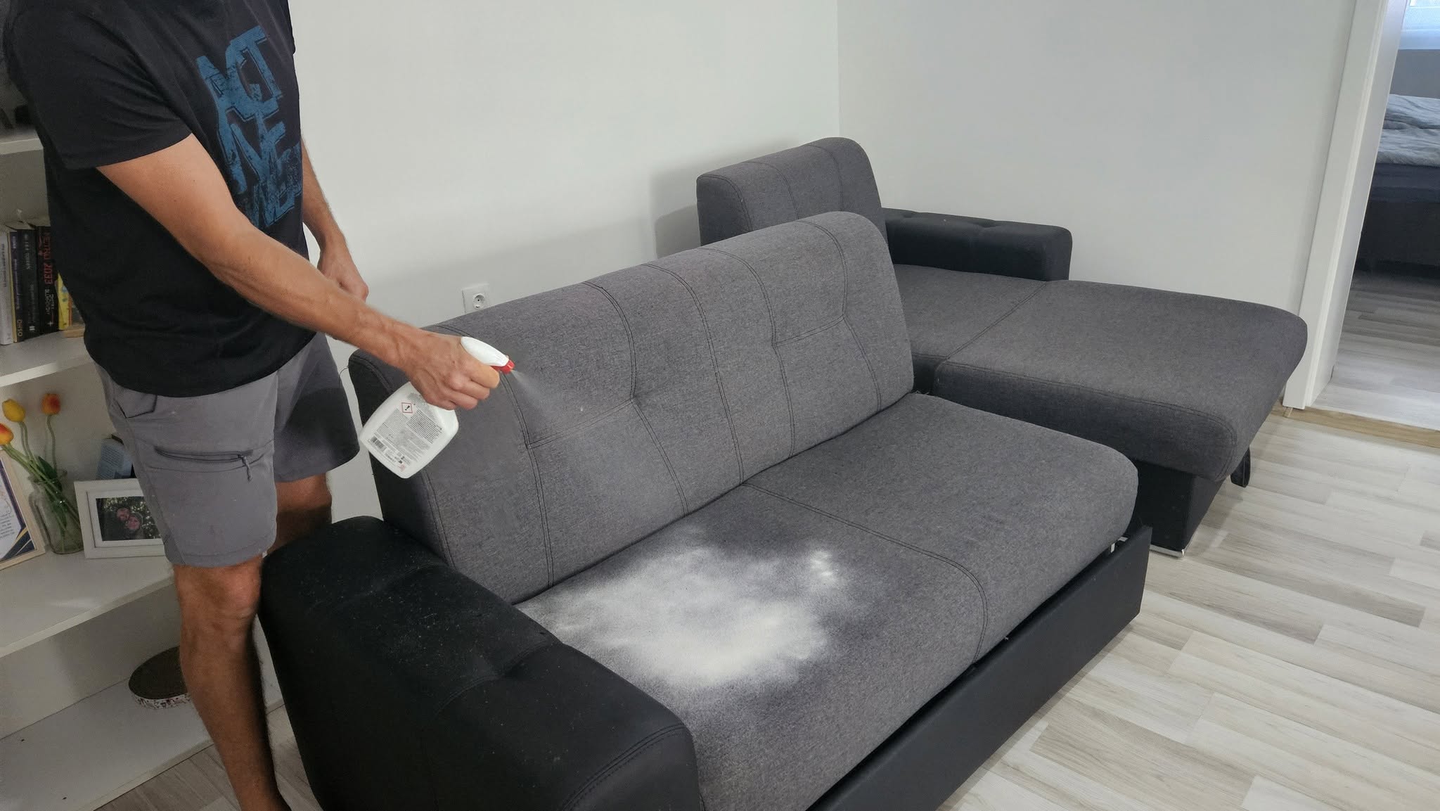 Curățat canapea în Oradea cu echipament profesional CleanSpot