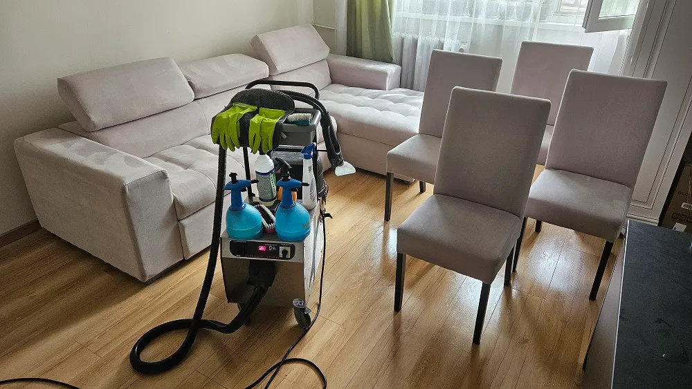 Canapea colțar după curățarea și igienizarea profesională în Oradea