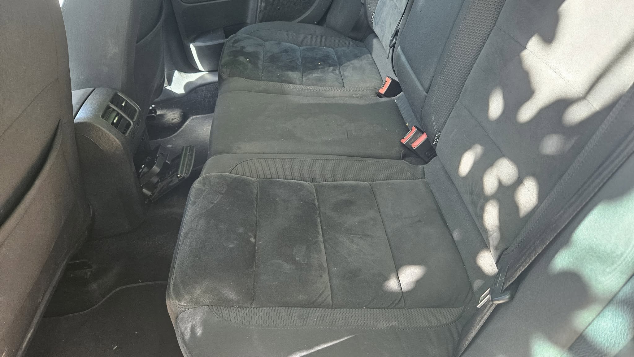 Curățare interior auto la domiciliu Oradea